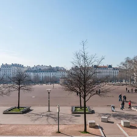 Honorê - Bellecour *